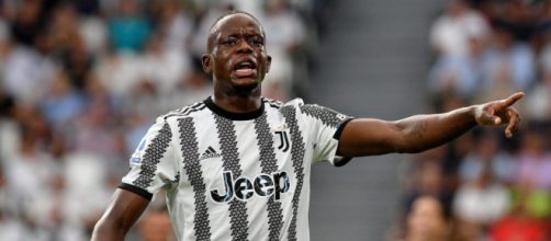 La Juve potrebbe ottenere circa 70 milioni fra cessione cartellini e risparmi su ingaggi.