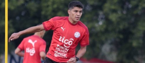 Robert Rojas é alvo do Vasco (Reprodução/Instagram/@robert_259)