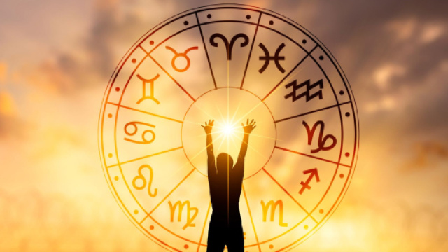 L'oroscopo del 1° agosto: Ariete distratto, Toro più passionale.