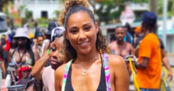 Virginie Sainsily s&rsquo;ambiance en voiture à la Guadeloupe (vidéo)