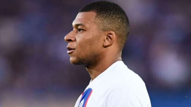Kylian Mbappé annoncé proche du Real Madrid. (screenshot Twitter - @footsur7fr)