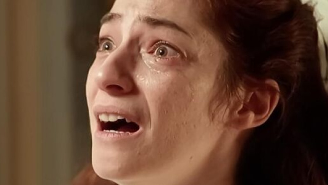 La promessa, trame 31 luglio-4 agosto 2023: Eugenia ha una crisi di nervi dopo aver visto Jana Exposito.