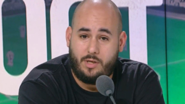 Le mercato du PSG fait parler. Sur le plateau de l'After foot, Walid Acherchour a fait part de son inqui&eacute;tude. (@AfterRMC)