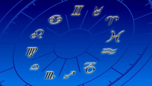 Oroscopo agosto 2023: momenti appassionanti e d'amore per Ariete e Leone.