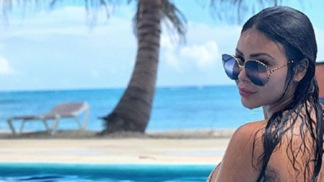 La vedette de "Les Marseillais", Maeva Ghennam, aurait trouvé l'amour (Screenshoot Twitter @NextPlz_fr)