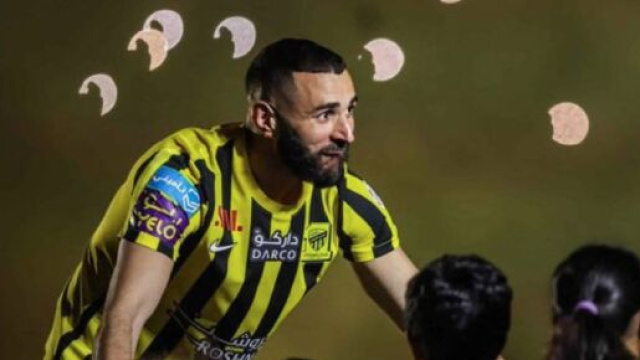 Karim Benzema nouveau joueur d'Al-Ittihad en Arabie saoudite. (screenshot Twitter - @Footballogue))