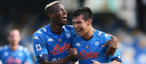 Calciomercato Napoli: Victor Osimhen (24) vicino al rinnovo, Hirving Lozano (28) in partenza.