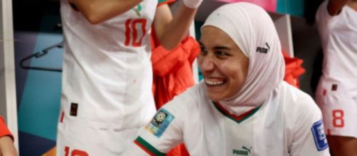 La futbolista de 25 años es la única que usa el velo en la selección marroquí (Twitter, @fifaworldcup_ar)