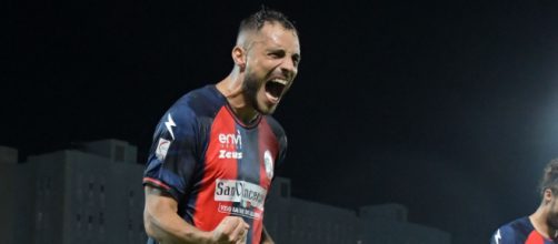 L'attaccante del Crotone, Guido Gomez - calciocrotone.it