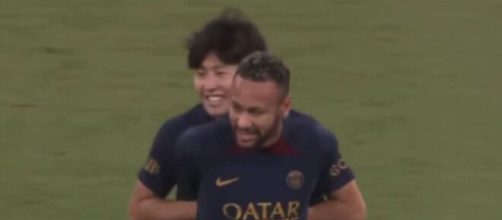 Neymar et Lee Kang-in inséparables (capture Twitter @psgcommunity_)