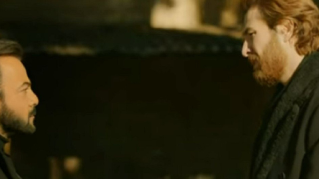 Terra amara, trame turche: Fikret dice a Fekeli di essere fratellastro di Demir.