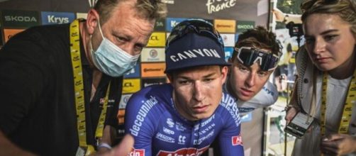 Ciclismo, Jasper Philipsen e Tadej Pogačar rivedono lo sprint di Bayonne del Tour de France.