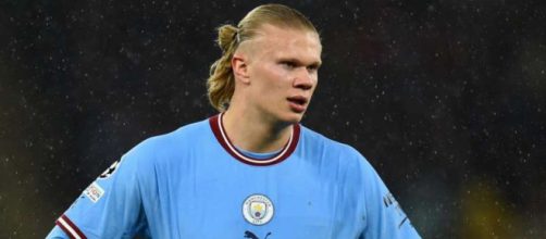 Erling Haaland sort d'une saison XXL avec Manchester City. (screenshot Twitter - @AdriRM33)