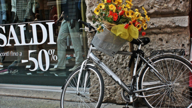 Partono i saldi estivi: più trasparenza sui prezzi.