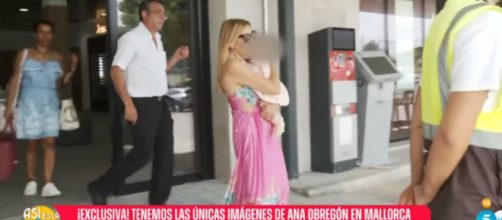 Ana Obregón llegó al aeropuerto sobre las 13.30 horas del pasado viernes (Captura de pantalla de Telecinco)