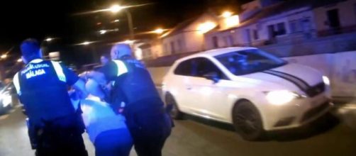 Los detenidos tienen 22 y 25 años (Youtube, Policía Local Málaga)