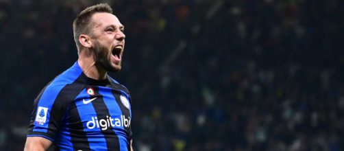 Stefan De Vrij prosegue la sua avventura nerazzurra: rinnovo ufficiale fino al 2025.