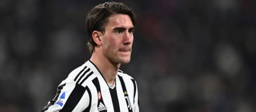 Juve, il Chelsea frena su Vlahovic, i bianconeri potrebbero puntare sul serbo o su David.