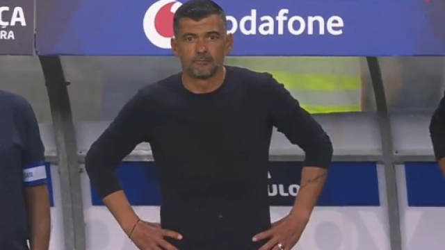 En fin de match, Sérgio Conceição a créé la confusion dans la défaite du FC Porto face à Benfica. (@moluscodasantas)
