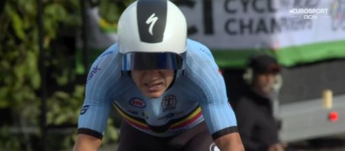 Ciclismo, Remco Evenepoel è il nuovo Campione del Mondo a cronometro.