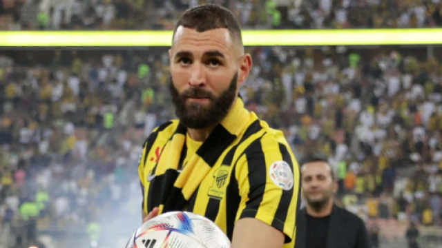 Karim Benzema sous ses nouvelles couleurs d'Al-Ittihad (capture Twitter @ActuFoot_)