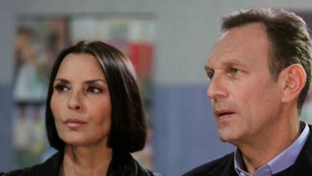 Un posto al sole, nuove puntate: Roberto perde Marina?