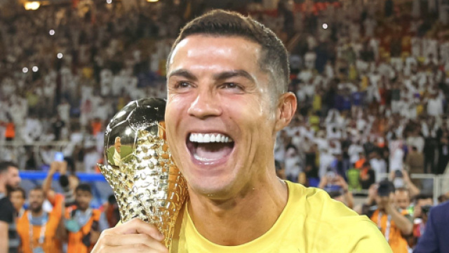 Après la victoire de Cristiano Ronaldo avec Al-Nassr en Arab Champions Cup, certains fans se sont moqués du trophée. (@Cristiano)