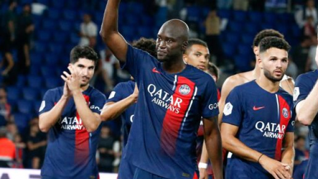 Le PSG champion de France en titre de Ligue 1. (screenshot Twitter - @iamDaniloP)