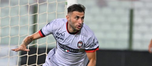 Calciomercato, Crotone: sondaggio del Pescara per Tribuzzi.