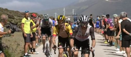 Ciclismo, la Vuelta Burgos sulla salita di Picon Blanco