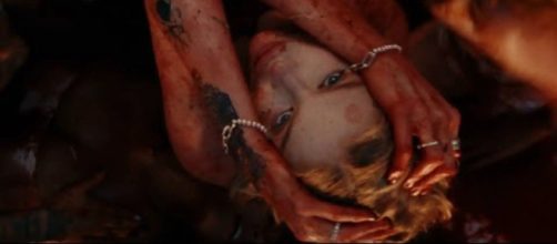 Luísa Sonza em seu novo clip 'Campo de Morango' (Reprodução/Instagram)