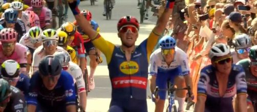 Ciclismo, Mads Pedersen vince la Classica di Amburgo.