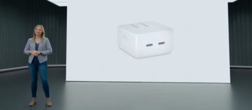 Imagem divulgada pela Apple quando do lançamento do carregador duplo de 35 W nos EUA (Divulgação/Apple)