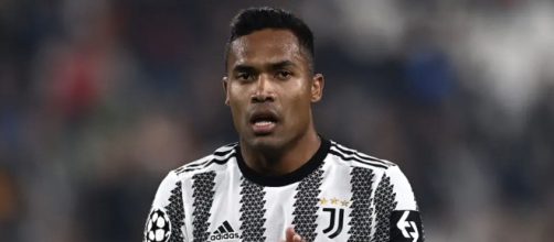 Juventus, ci sarebbe anche Alex Sandro fra i possibili partenti.