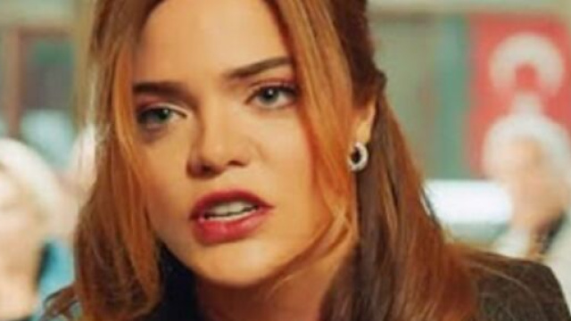 Terra amara, puntate turche: Zuleyha distrugge un negozio in preda alla furia.