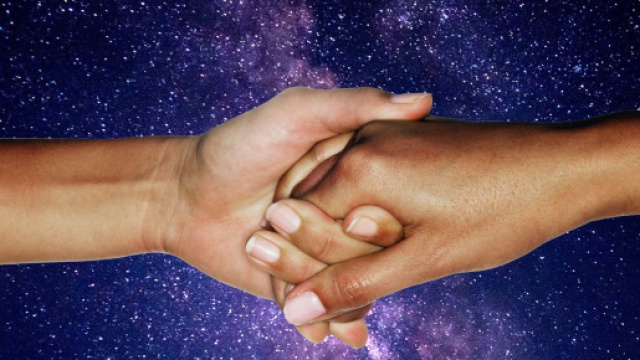 L'oroscopo e classifica di gioved&igrave; 24 agosto, amore: Pesci spigliato.