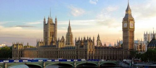 Vista do parlamento inglês, em Londres (Reprodução/Mайкл Гиммельфарб/Wikimedia Commons)