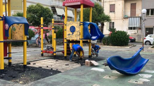 Rimozione parco giochi del quartiere Villaggio Musicisti di Caltagirone