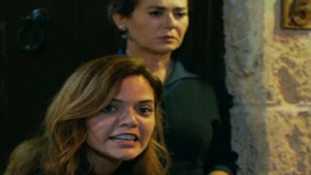 Terra amara,trame turche: la casa di Sevda distrutta dalle fiamme, Zuleyha furiosa.