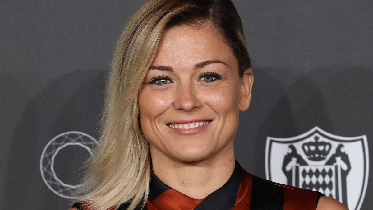 Laure Boulleau fin prête pour PSG - Lens, elle ravit les fans avec son post  Instagram