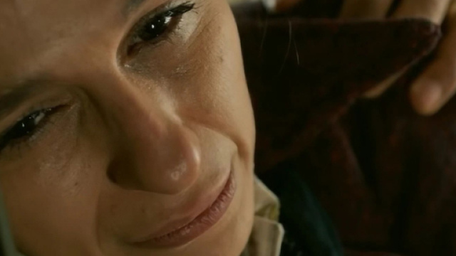 Terra amara, puntate turche: Saniye caccia di casa Gaffur dopo un'altra malefatta.