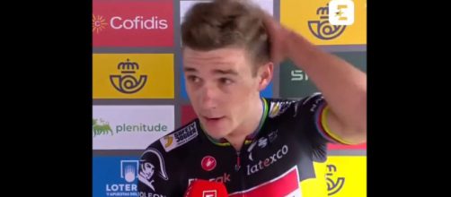 Ciclismo, Remco Evenepoel all'arrivo di Arinsal.