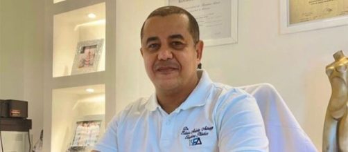 El médico cirujano plástico Edwin Arrieta (Instagram @dredwinarrietacirujanoplastico)