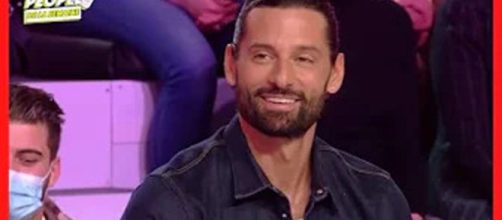 Hugo Manos dans une émission produite par Cyril Hanouna : TPMP People. Source : capture d’écran C8.