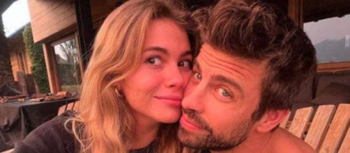 La pareja viajó con los padres del exfutbolista (Instagram/3gerardpique)