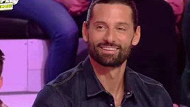 Hugo Manos dans une émission produite par Cyril Hanouna : TPMP People. Source : capture d’écran C8.