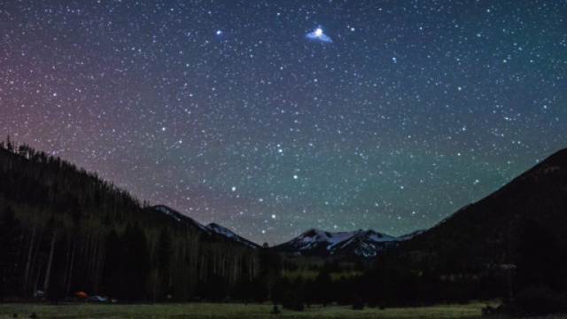 Ottobre 2023, amore in evoluzione: l'autunno si tinge di rosa per Pesci e Vergine.