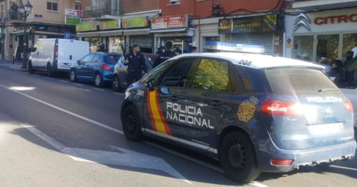 El Policía Retirado Atrincherado En Alzira Mata A Su Ex Mujer Y Se Quita La Vida