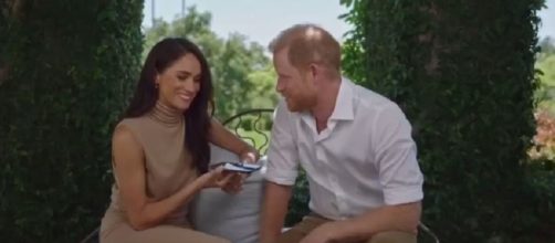 Meghan Markle y Harry reaparecen en un vídeo público de la RTYPF (rtyouthpower)