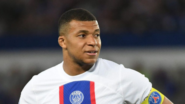 Kylian Mbappé avec les couleurs du PSG (capture Twitter @panams75)